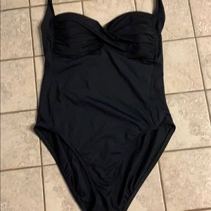NWOT LA BLANCA ONE PIECE SWIMSUIT